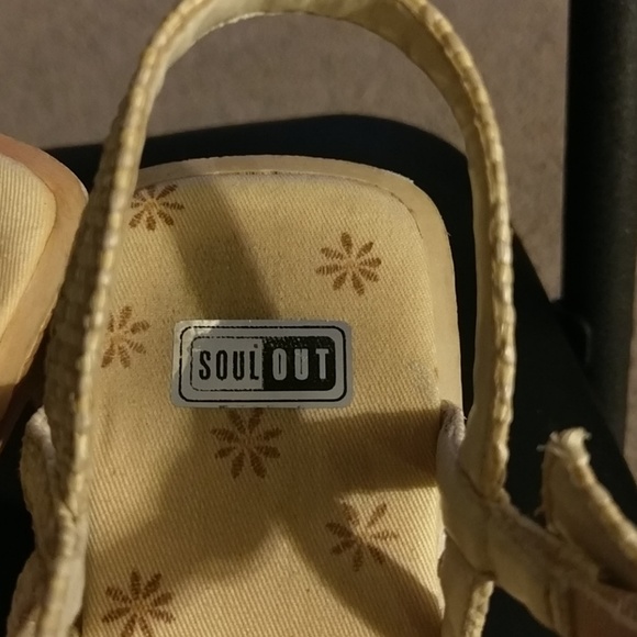 Women's heels sz 7 1/2 - Picture 3 of 5